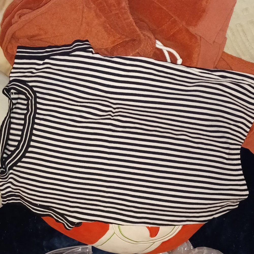 4/$10 Sleeveless tank